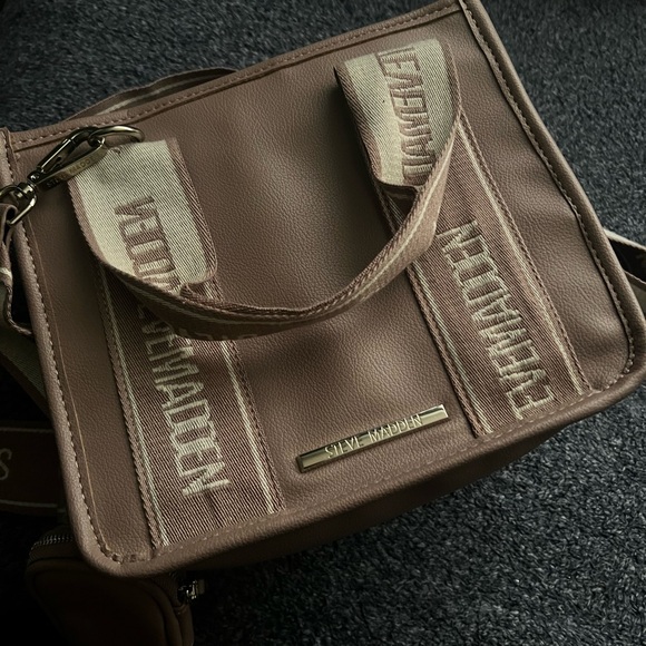 Steve Madden crossbody - Picture 3 of 6